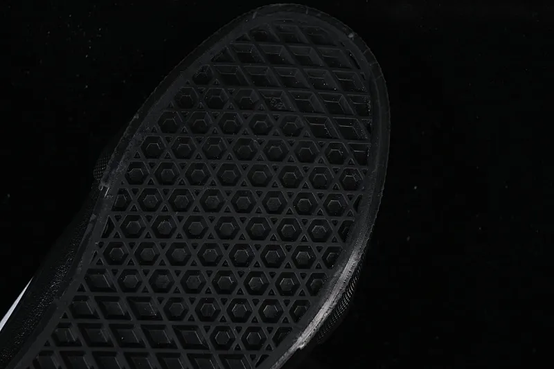 All categories Vans Vans series Vans Low Vans low-top Vans Knu Skool Vans plus velvet low-top casual skateboard shoes VN0009QCBMA